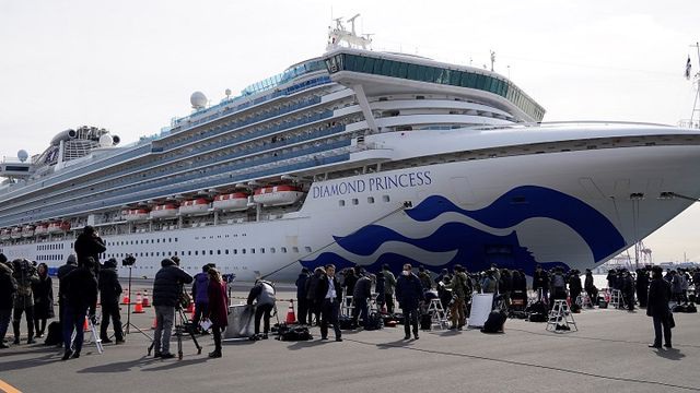 Tăng thêm 60 ca nhiễm vi rút cô rô na trên du thuyền ở Nhật