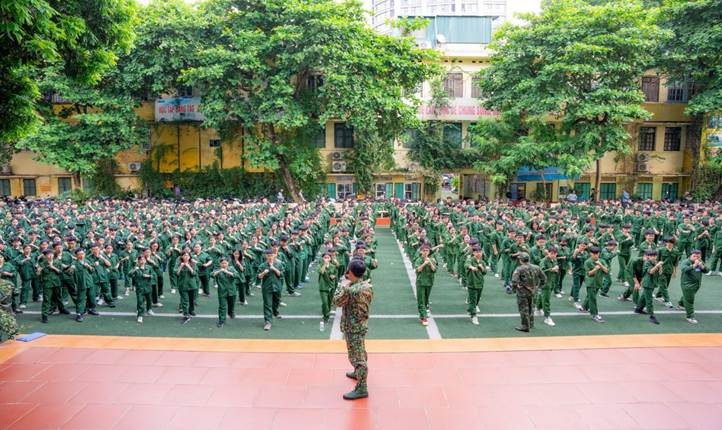 Giờ học thực hành GDQP và AN của sinh viên